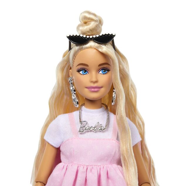 Barbie Deluxe modelka - Šaty s mašlou