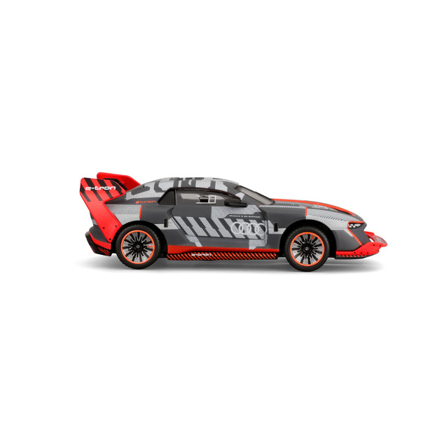 Bburago 1:43 Racing Audi S1 e-tron quattro in decorative box