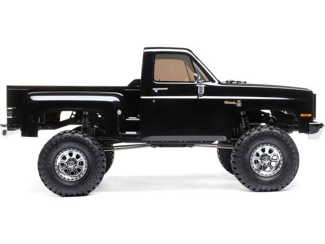 Axial SCX10 III Base Camp 1:10 4WD Chevy K10 1982 RTR čierny