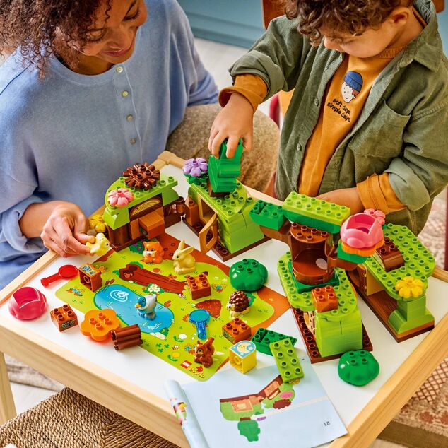 LEGO® DUPLO®10480 Les plný objavov s divokými zvieratkami