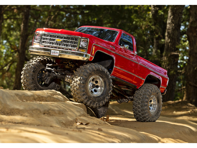 Traxxas TRX-4 Chevrolet K10 1979 1:10 RTR strieborný