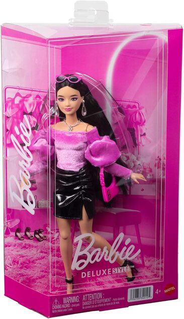 Mattel Barbie DELUXE STYLE Modell rózsaszín vinil szoknyával és fekete felsővel