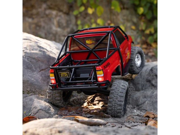 Axial SCX10 III Toyota SR5 1987 4WD RTR peščeni