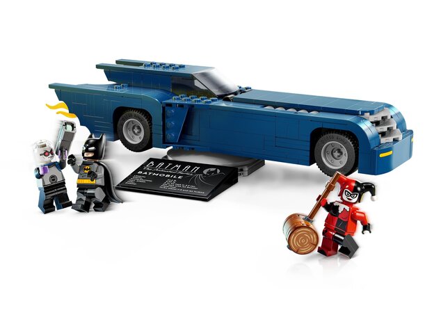 LEGO® DC Batman™ 76274 Batman™ și Batmobilul vs. Harley Quinn™ și Mr. Freeze™