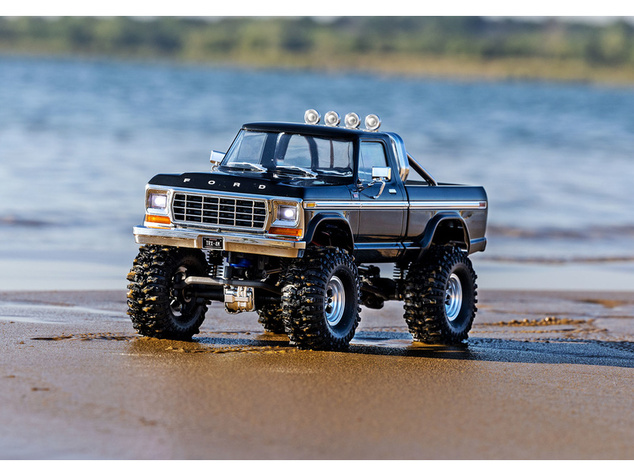 Traxxas TRX-4M Ford F-150 1979 1:18 RTR hnedý