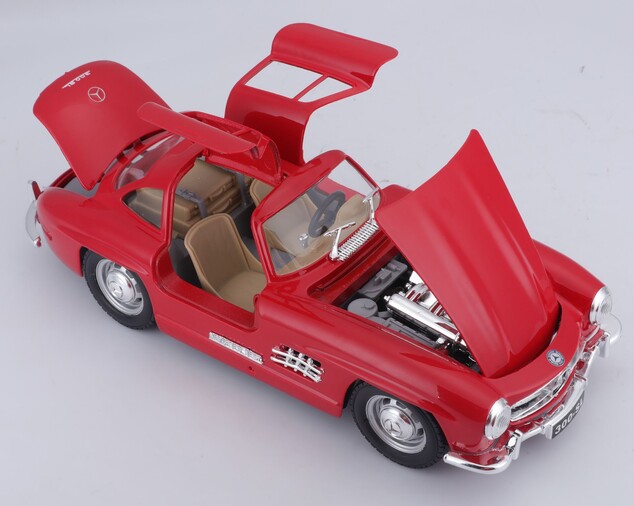 Bburago 1:24 Mercedes Benz 300SL Rot