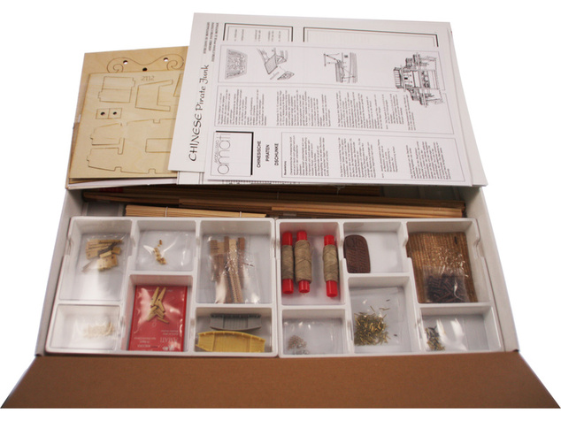 AMATI Čínska džunka 1:100 kit