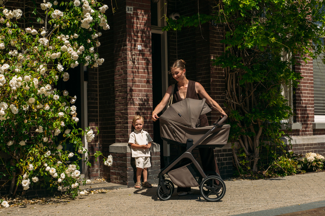 EASYWALKER Poussette combinée Zoey Go Pure Black