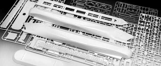 Plastic ModelKit loď 05231 - Queen Mary 2 (1:700)