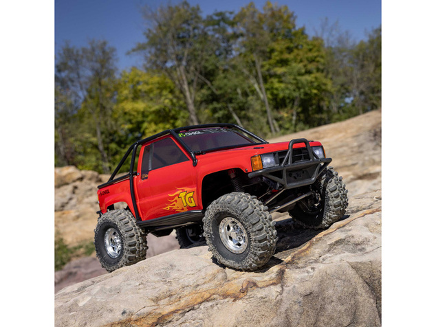 Axial SCX10 III Toyota SR5 1987 4WD RTR peščeni