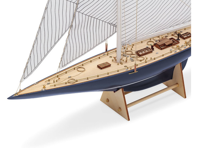 Barca a vela AMATI Endeavour 1934 1:80 kit con scafo finito