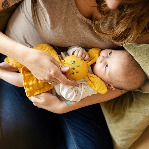 PETITE&amp;MARS Maznáčik bambusový mušelínový Hugo Intense Ochre 0m+