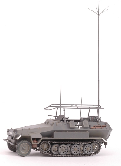 Model Kit military 3604 - Sd.Kfz.251/3 Ausf.B Radio Car (1:35)