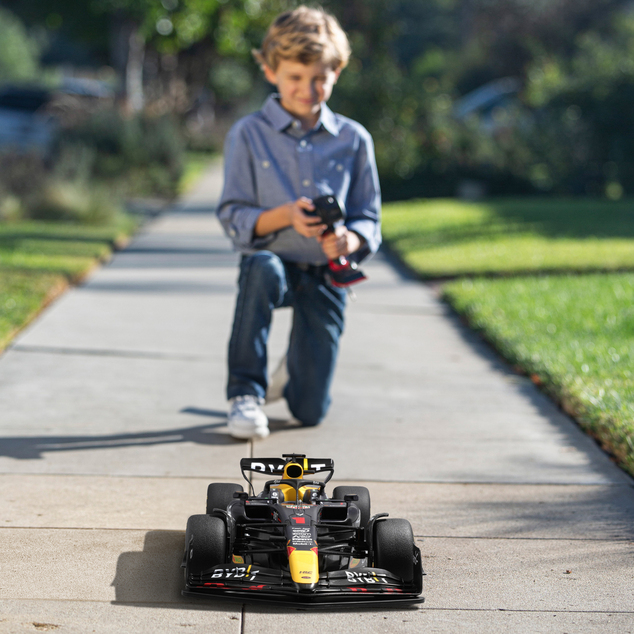 Maisto RC - 1:10 RC FORMULA RedBull RACING RB19 2023 (11 Sergie Pérez) mit Geräuschen, XTR, 2,4