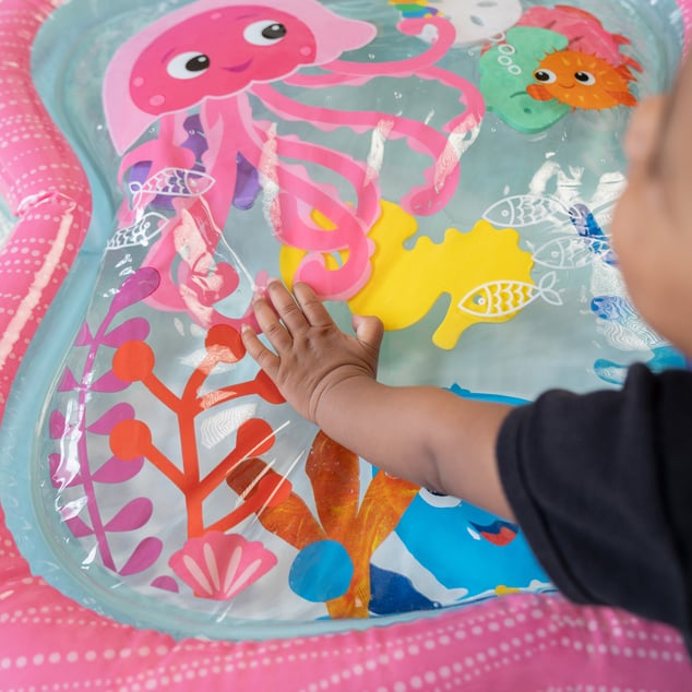 BABY EINSTEIN Tapis d'eau pour le développement moteur Jiggling Janet™ Tummy Time, 0m+