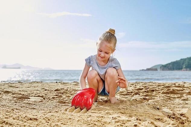 Hape Sandspielzeug - Große Pfote, rot