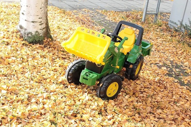 Rollytoys Šliapací traktor Farmtrac John Deere 7930 s nakladačom