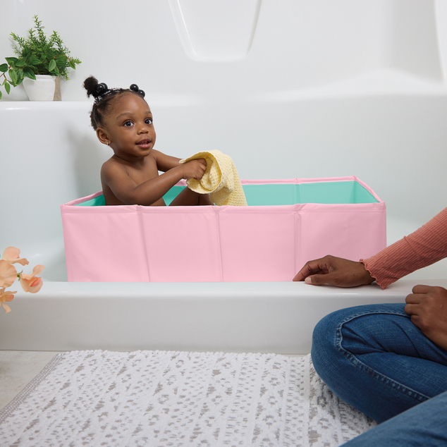 BRIGHT STARTS Sklopiva putna kada Minnie Mouse™ TuckAway™, 12m+
