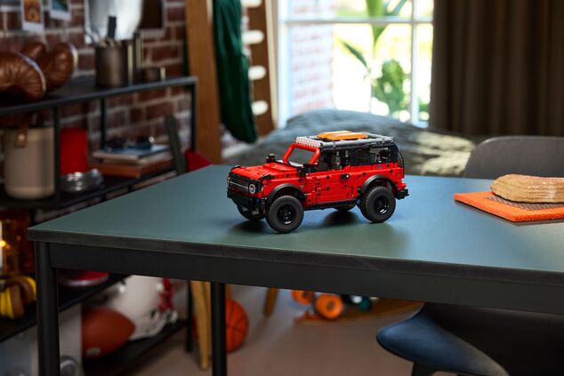LEGO® Technic 42213 SUV Ford Bronco®