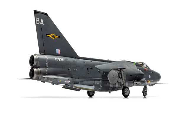Classic Kit letadlo A09178A - English Electric Lightning F.6 (1:48)