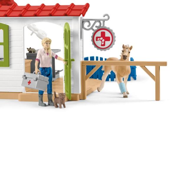 Schleich Veterinárna ordinácia pre domáce zvieratá