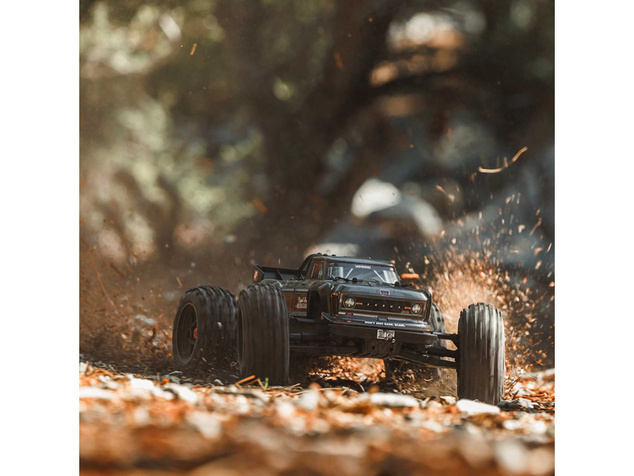 Arrma Outcast 4S V2 BLX 1:10 4WD RTR oceľová