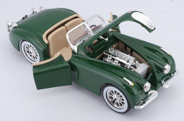 Bburago 1:24 Jaguar XK 120 Roadster (1951) Grün