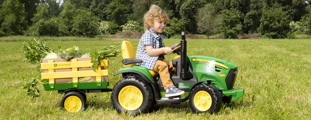 Peg-Pérego John Deere Ground Force s vlečkou 12V - 330W zelená