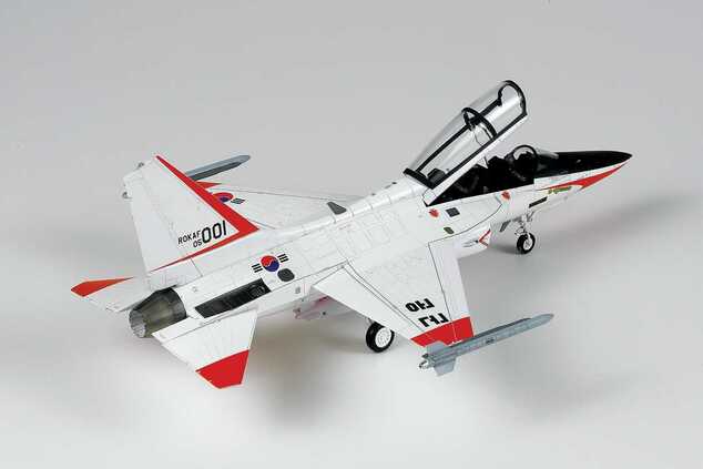 Kit model avion 12231 - ROKAF T-50 ADVANCED TRAINER (1:48)