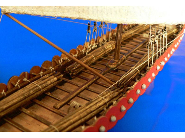 Dušek Vikingská predĺžená loď 1:72 kit