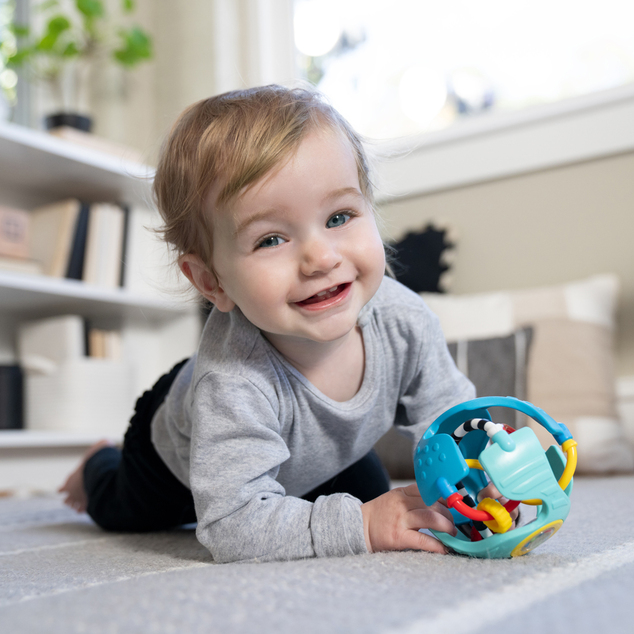 BABY EINSTEIN Juguete sensorial pelota con mordedor Rattle &amp; Sense™ 3m+