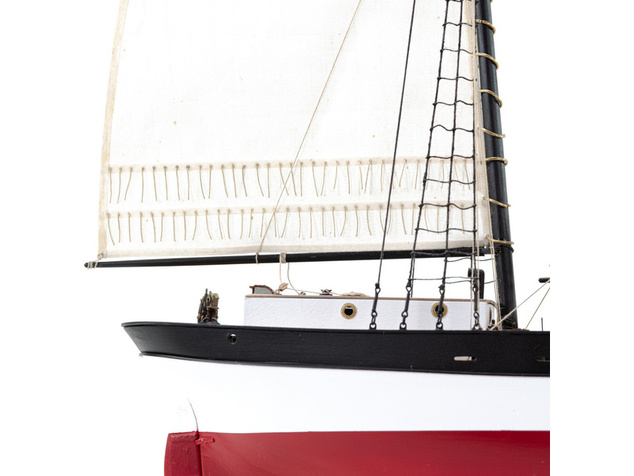 AMATI HMS Hunter škuner 1:60 kit
