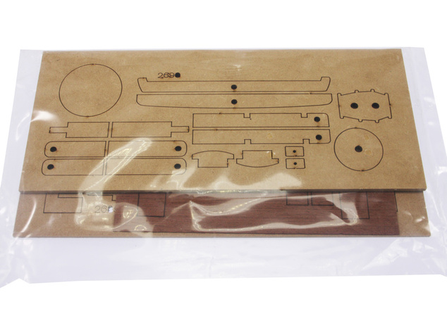 AMATI Arno XI Racer závodný čln 1960 1:8 kit