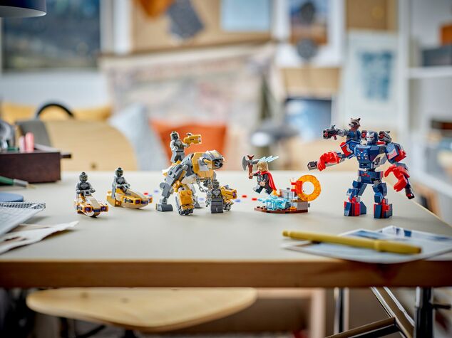 LEGO® Marvel 76322 Avengers: Endgame Thor vs. Chitauri