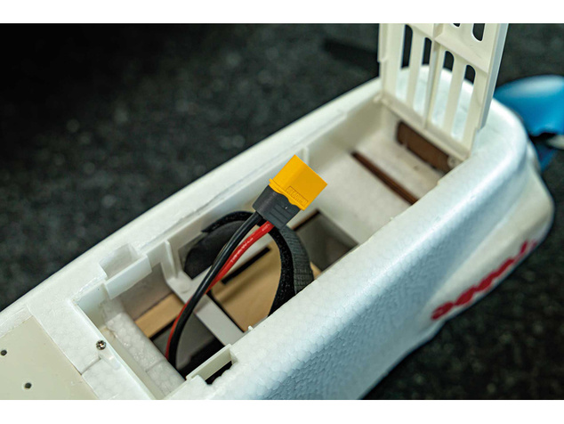 Air Trainer 1,4 m PNP 3-Achsen-Flugstabilisator