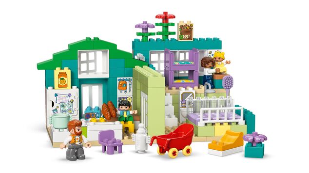 LEGO® DUPLO® 10470 Moderný rodinný dom 3 v 1 s figúrkami