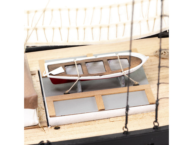 AMATI HMS Hunter škuner 1:60 kit