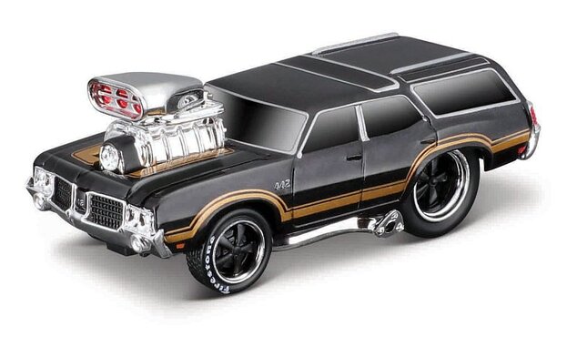 Maisto - Muscle Transports - 1966 Chevrolet C60 Flatbed 1970 Oldsmobile Vista Cruiser, 1:6