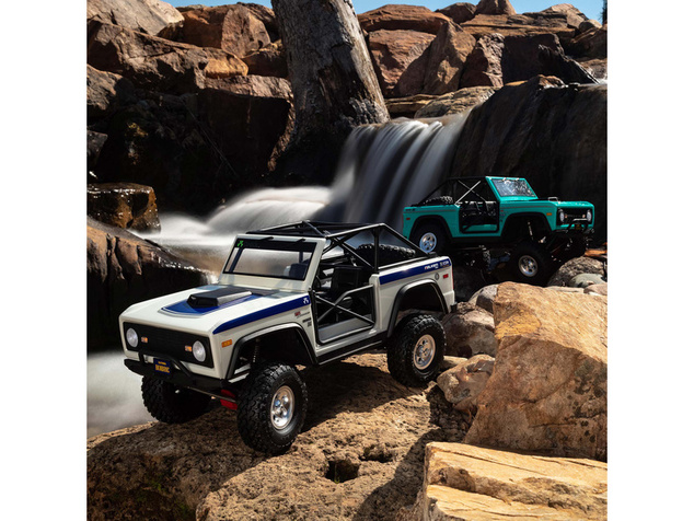 Axial SCX10 III Early Ford Bronco 4WD 1:10 biely
