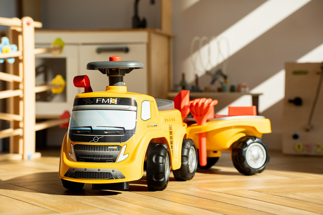 Falk Traktor volvo FMX s volantom, klaksónom a prívesom