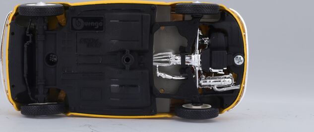 Bburago 1:24 Fiat 500 F 1965 Gelb