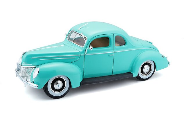 Maisto - 1939 Ford Deluxe Coupe, zelený, 1:18