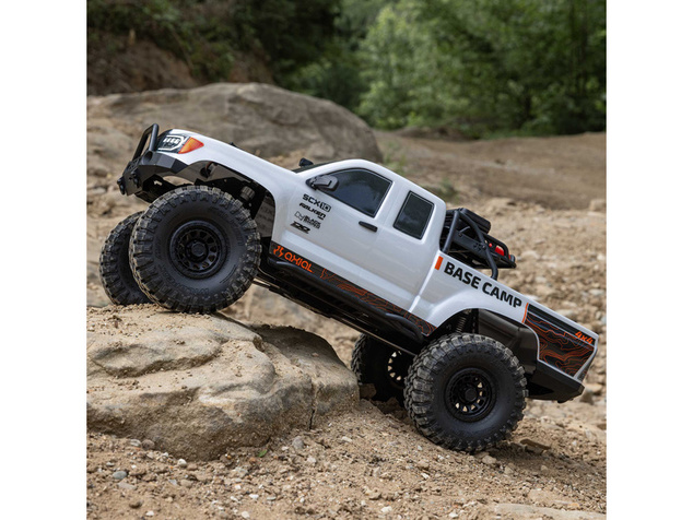 Axial SCX10 III Base Camp 4WD 1:10 RTR sivý