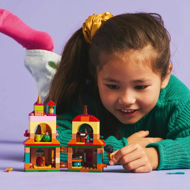 LEGO® Disney 43261 Miniatúrny domček z filmu Encanto