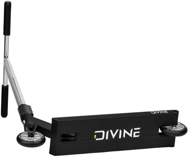 Roller Street Divine Nyx M Silber