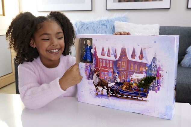 Mattel Frozen Adventný kalendár s malými bábikami 2024