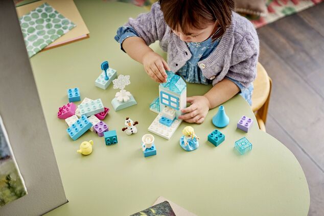 LEGO® DUPLO® Disney 10462 Ľadové kráľovstvo: Kreatívna krabička s Elsou a Olafom