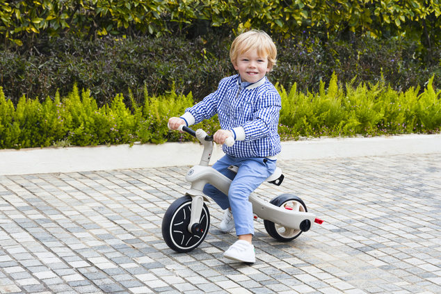 Globber trojkolka Explorer Trike 4in1 Ecologic Coconut
