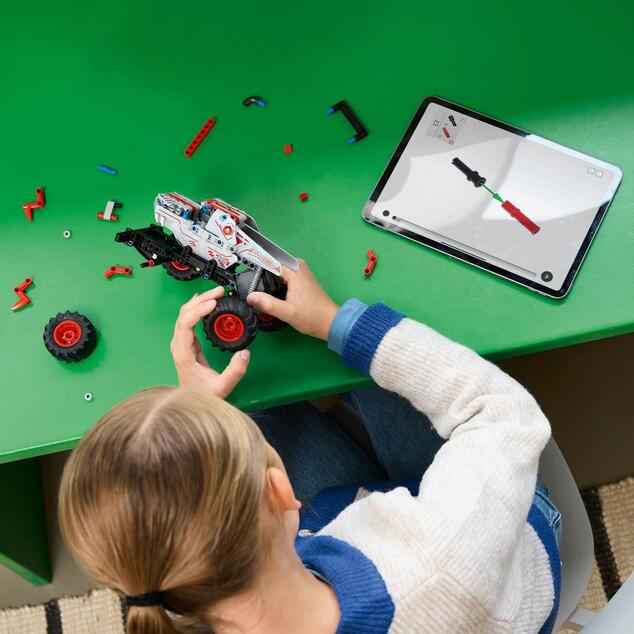LEGO® Technic 42200 Monster Jam™ ThunderROARus™ s naťahovacím motorom