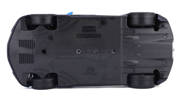 Bburago 1:18 Plus Bugatti Chiron blau / tiefblau